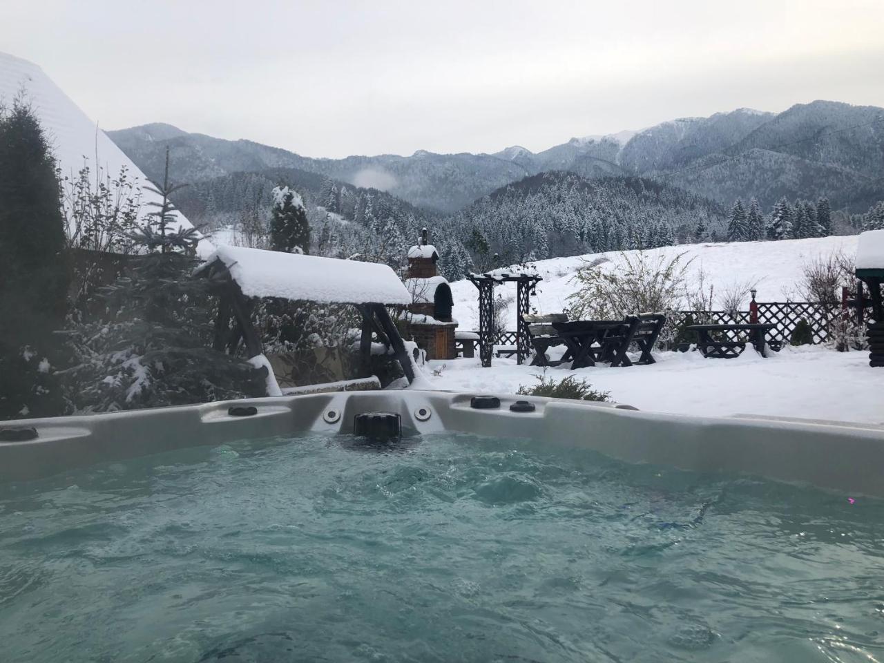 Hot Tub Chalet Retreat Villa Brasov Exterior photo